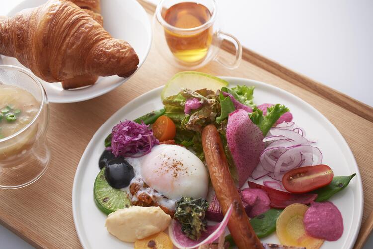 野菜たっぷりのモーニングの人気は絶大！