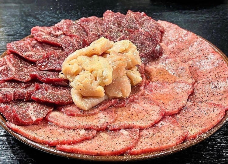 名物の肉盛り②