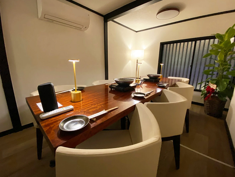 スタイリッシュでオシャレな落ち着いた店内