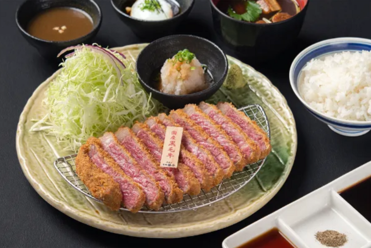 盛り付けから運営まで。やりがいある職場