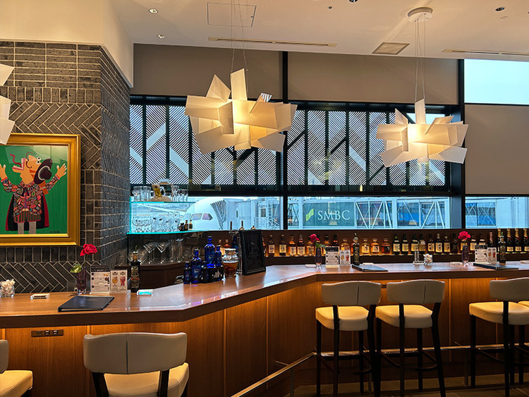 ラウンジ&バー グラン・ブルー 伊丹空港店の詳細画像1