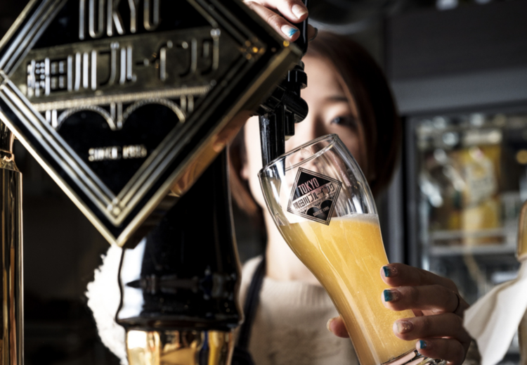 「乾杯」を、一番近くで見られる仕事です