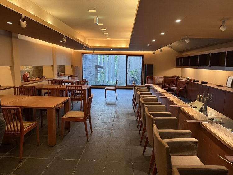 高級感溢れる店内