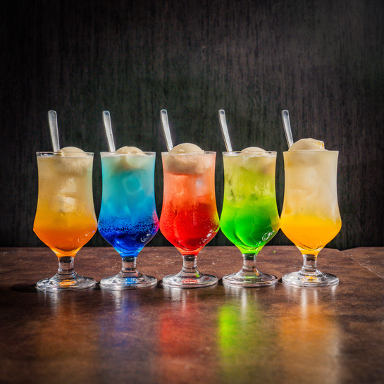 映えるドリンクは老若男女に人気です