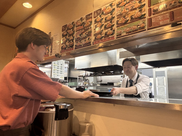 未経験から3年、経験者は1年で店長も！