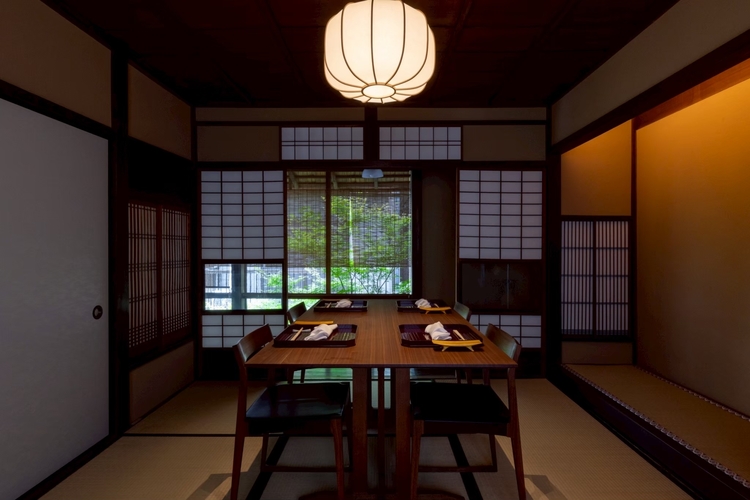 小さいながらもまさに名店。