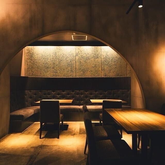 秘密基地のような半個室。VIP個室も完備