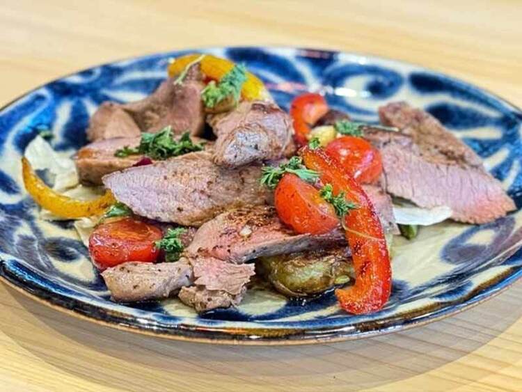 島の食材を活かした料理も提供しています！