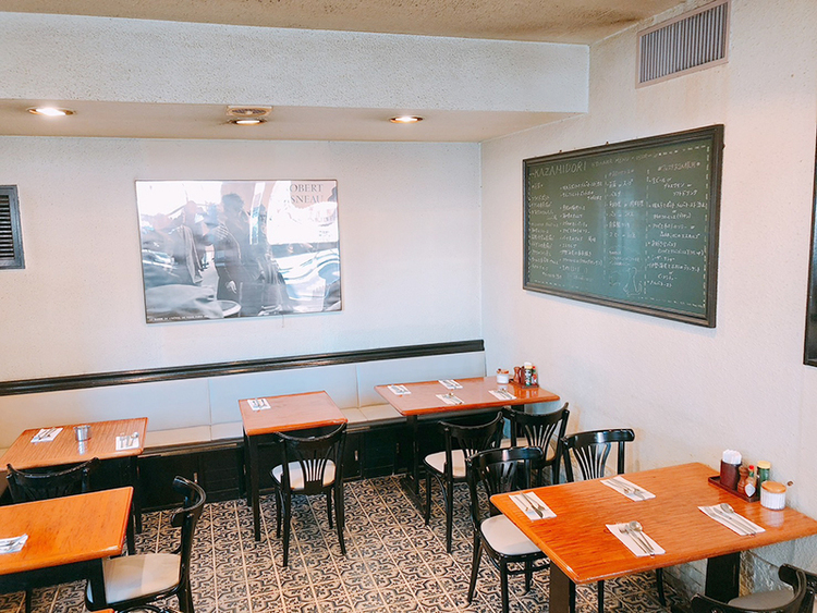 キレイで落ち着く店内！