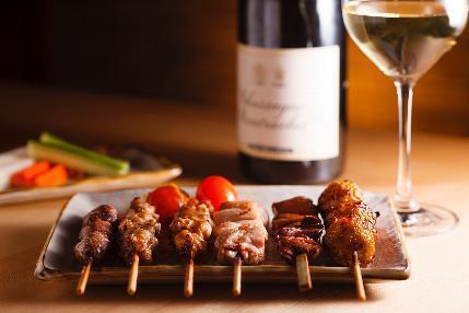 ソムリエが選んだワインも多彩に取り揃えて