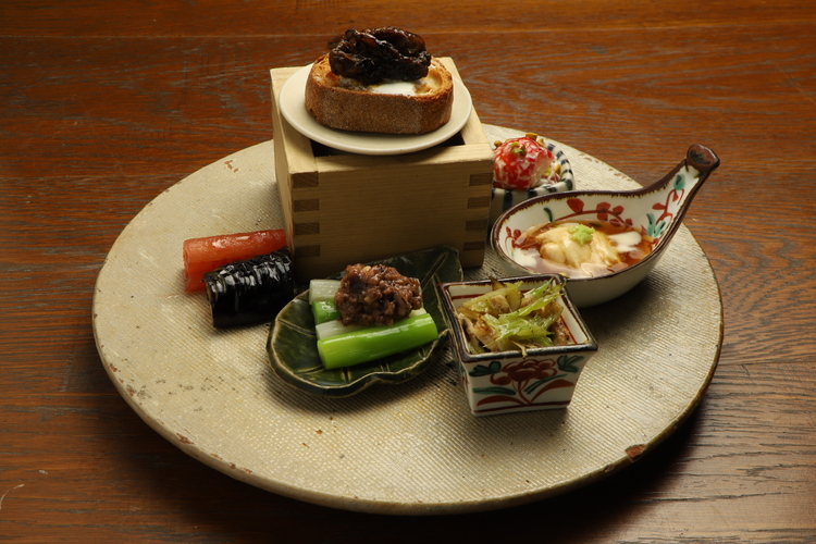 看板メニューの「季節の7種盛り」