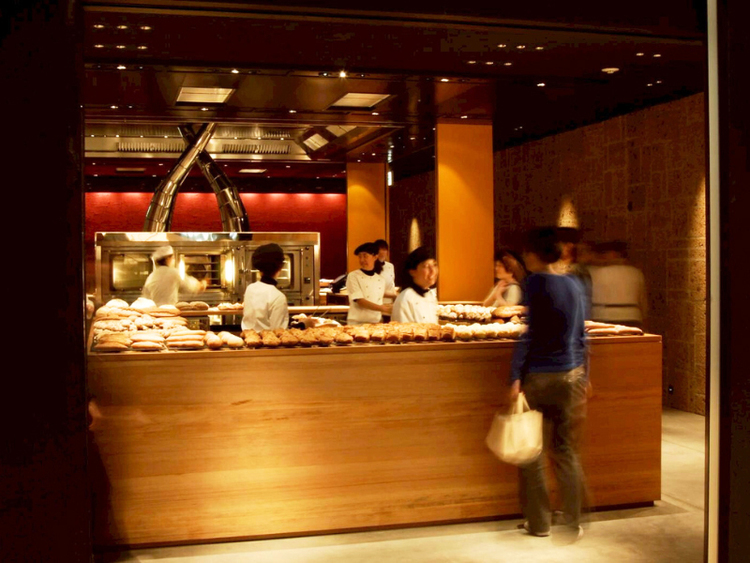 系列）新丸ビルにある本店はビストロ業態◎