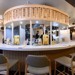 一人でふらっと立ち寄れるカウンター席