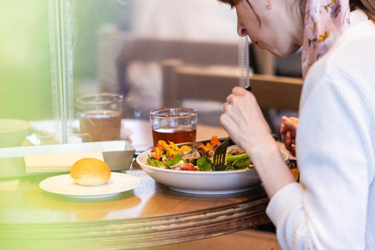 パスタやハンバーガーが当店の人気メニュー