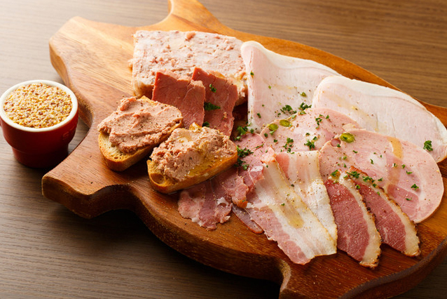 シャルキュトリーの技術を学べます！