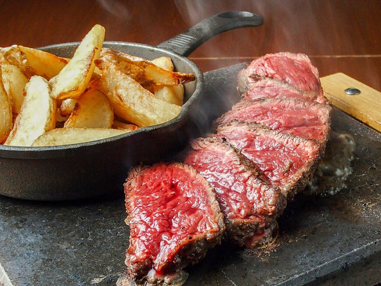 WAGYUを主役に肉料理の技術を磨けます