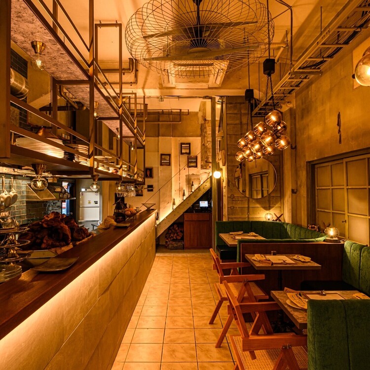  明るく開放的な店内🎵