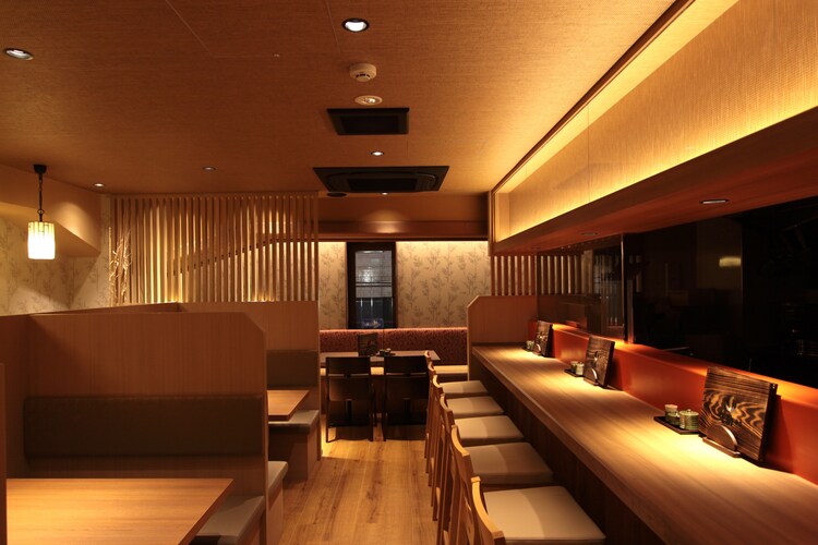 隠れ家的な雰囲気が自慢の店内！