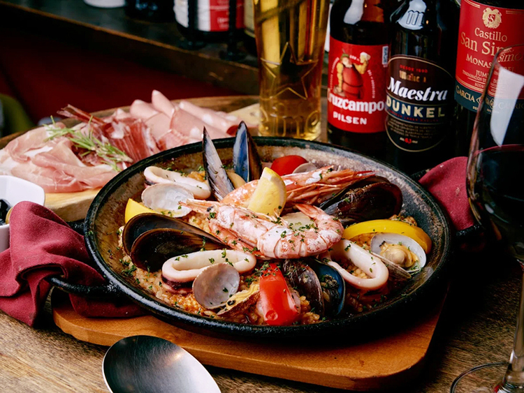 メディア出演多数★赤坂の人気スペインバル