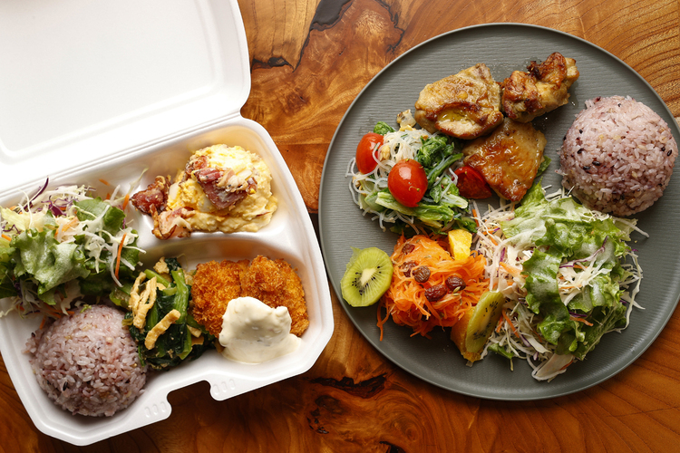 ランチはデリスタイル♪