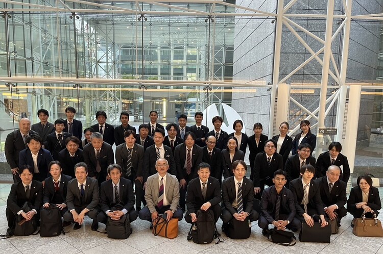 期初には決起大会→他店舗との繋がりもあり