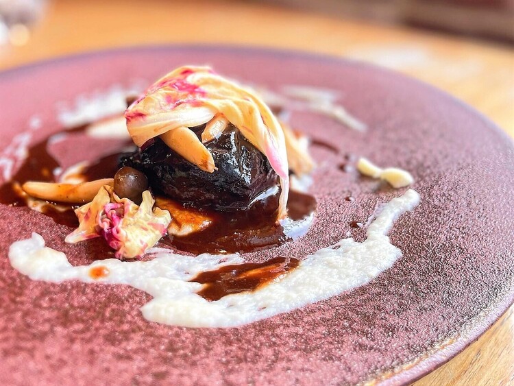 映えるメイン☆和牛ほほ肉の赤ワイン煮込み