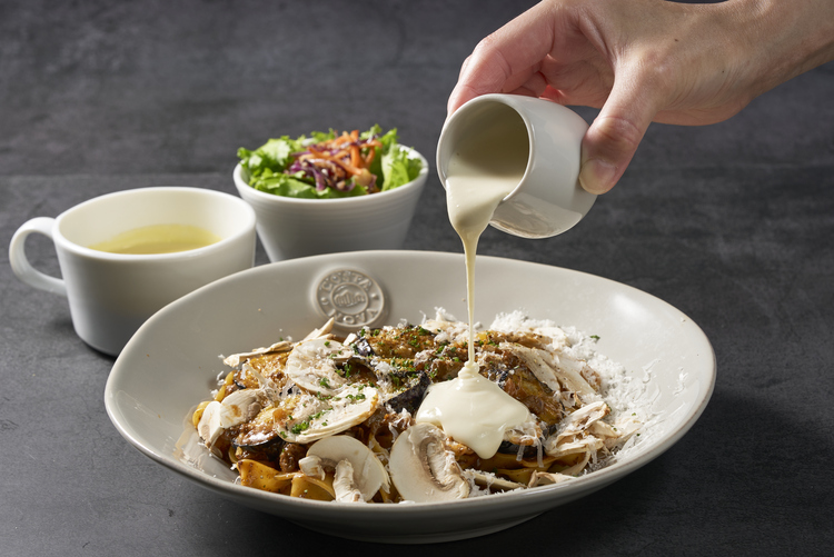 ホワイトマッシュルームのボロネーゼ☆