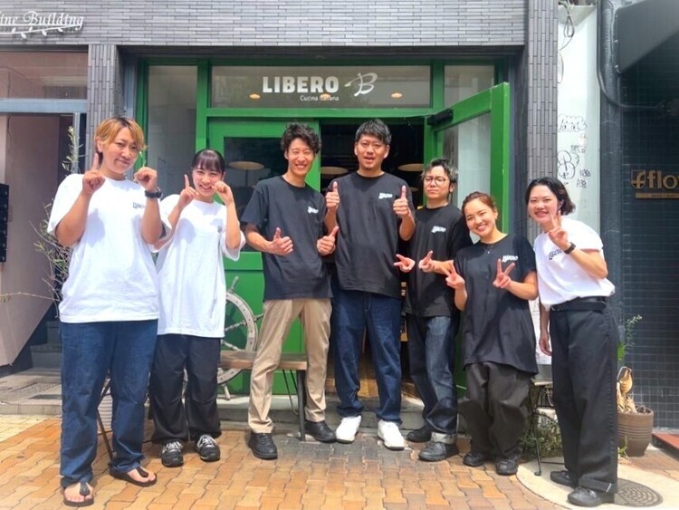 料理もスタッフもユニークで愛される人気店