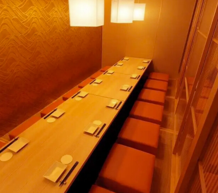 個室和食で丁寧な接客を学べます