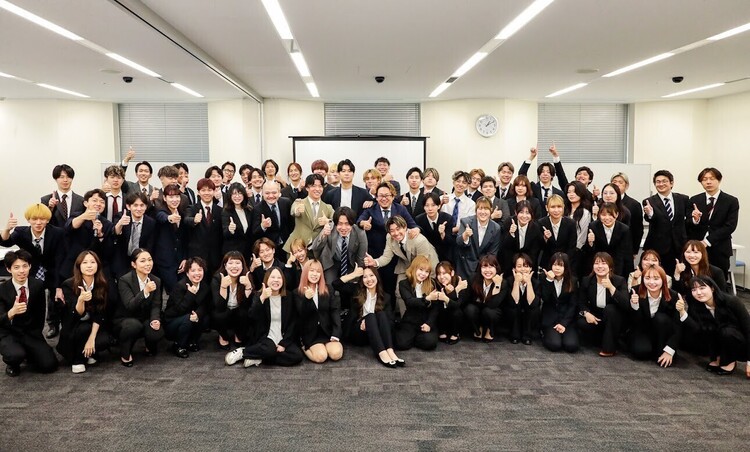 3ヶ月に1回の社員総会あり