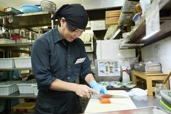 自慢のまかない＆20％社割もあり！