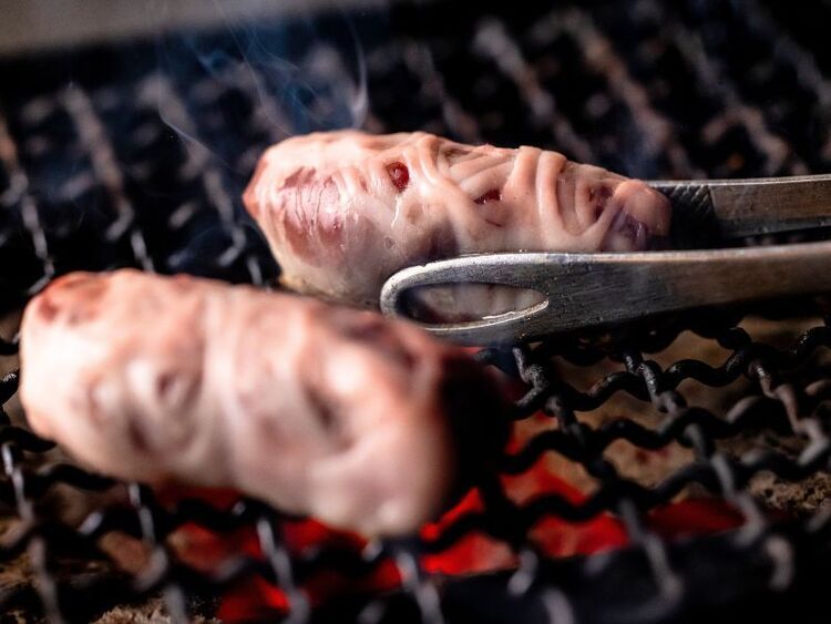 毎週水曜は金子畜産の天城黒豚を贅沢に調理