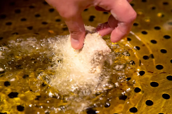 スタッフから大好評の絶品まかないあり♪