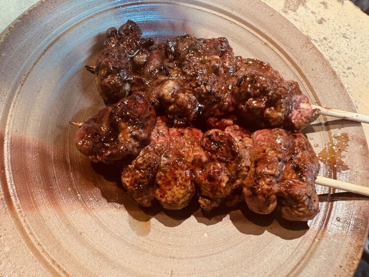 自慢の焼き鳥を1枚！