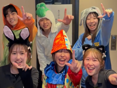 ネイル・ピアス自由！ハロウィンには仮装も