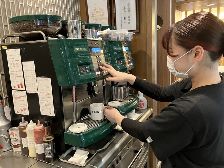 全自動マシンで淹れるエスプレッソ式珈琲