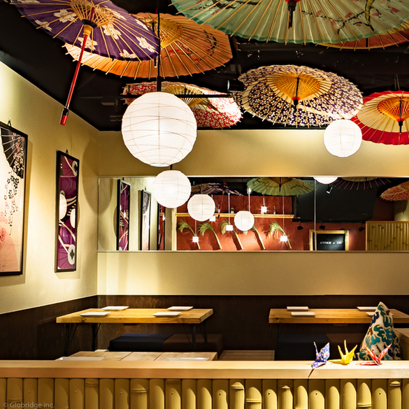 内装にもこだわり、落ち着いた店内です。