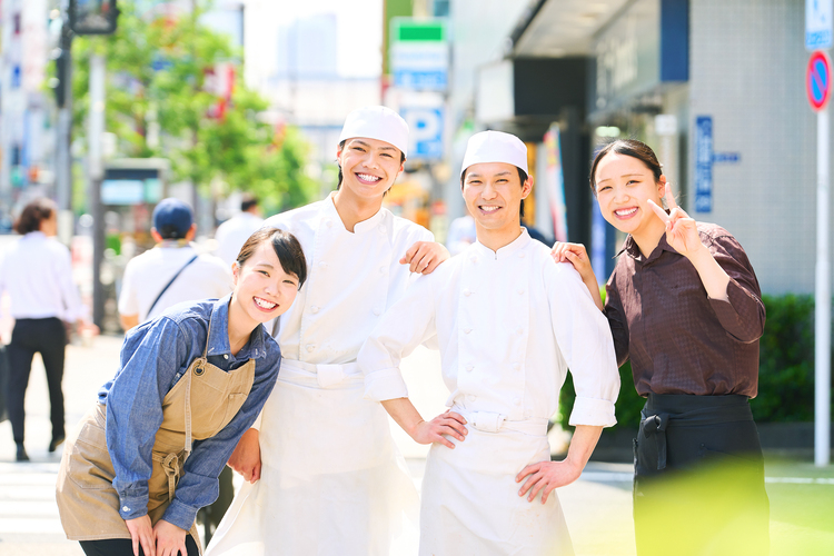 仲間と飲食を長く続けられる職場です
