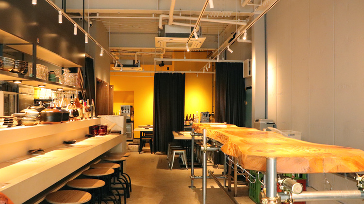 女性にも入りやすいおしゃれな店内