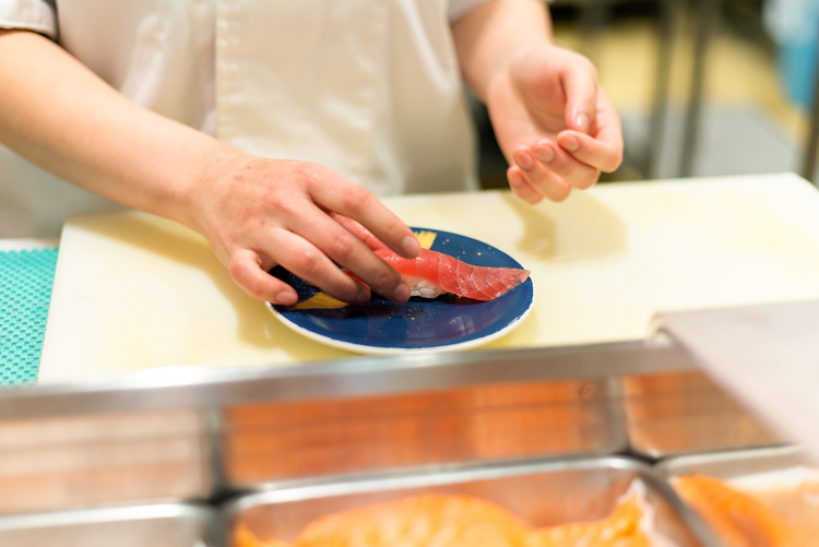 職人の技、新鮮な鮪。