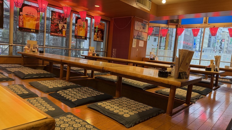 昭和レトロな大衆居酒屋です