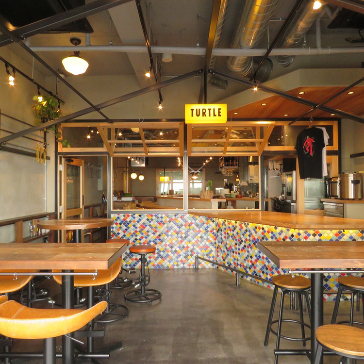 店内はカラフルで目が楽しい！