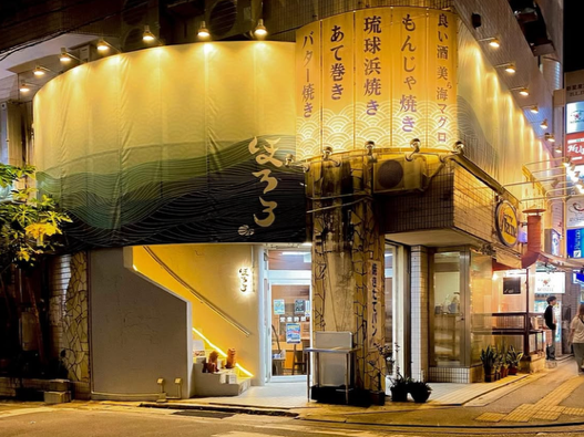 洗練された空間で様々なお客様が来店！