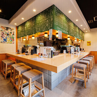 メインのカウンターが人気です◎