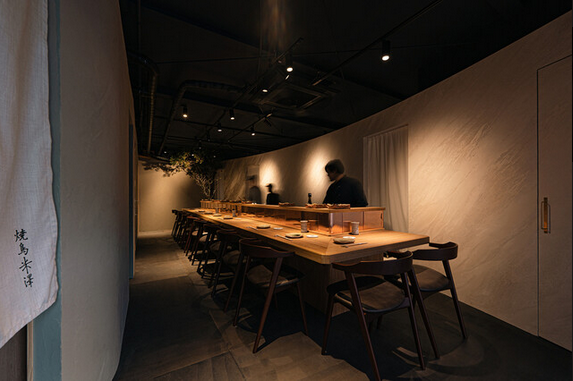 席数は、カウンター12席と完全個室が一つ