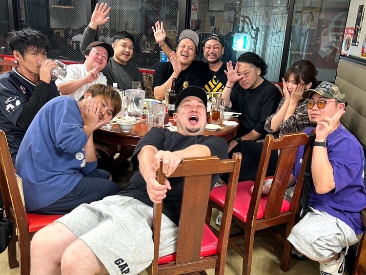 スタッフ全員で楽しい食事会&打ち上げあり