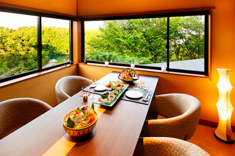 家族・住宅手当など、厚待遇で生活を支援