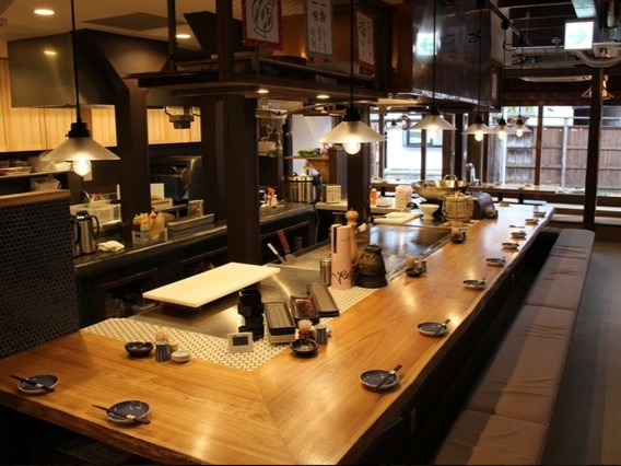 髪型・髪色自由◎スタッフの仲もいい！