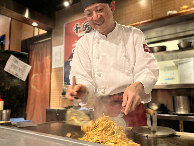 究極のライブ感。五感で料理を楽しむ空間。