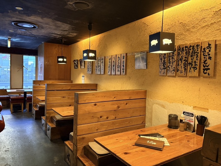 どの店舗も清潔で気持ちよく働ける！